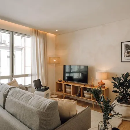 Tarquinia - 1 Bedroom And Parking In Alvalade Appartamento