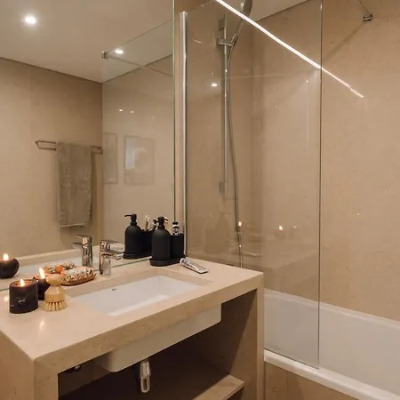 Apartment Tarquinia - 1 Bedroom And Parking In Alvalade *